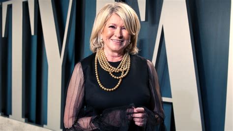 Martha Stewart talks plastic surgery rumors, posing for Playboy。